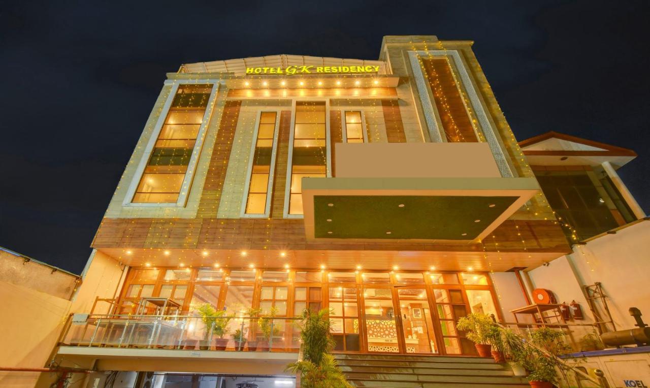 Отель Treebo G K Residency Near Dehradun Railway Station Экстерьер фото