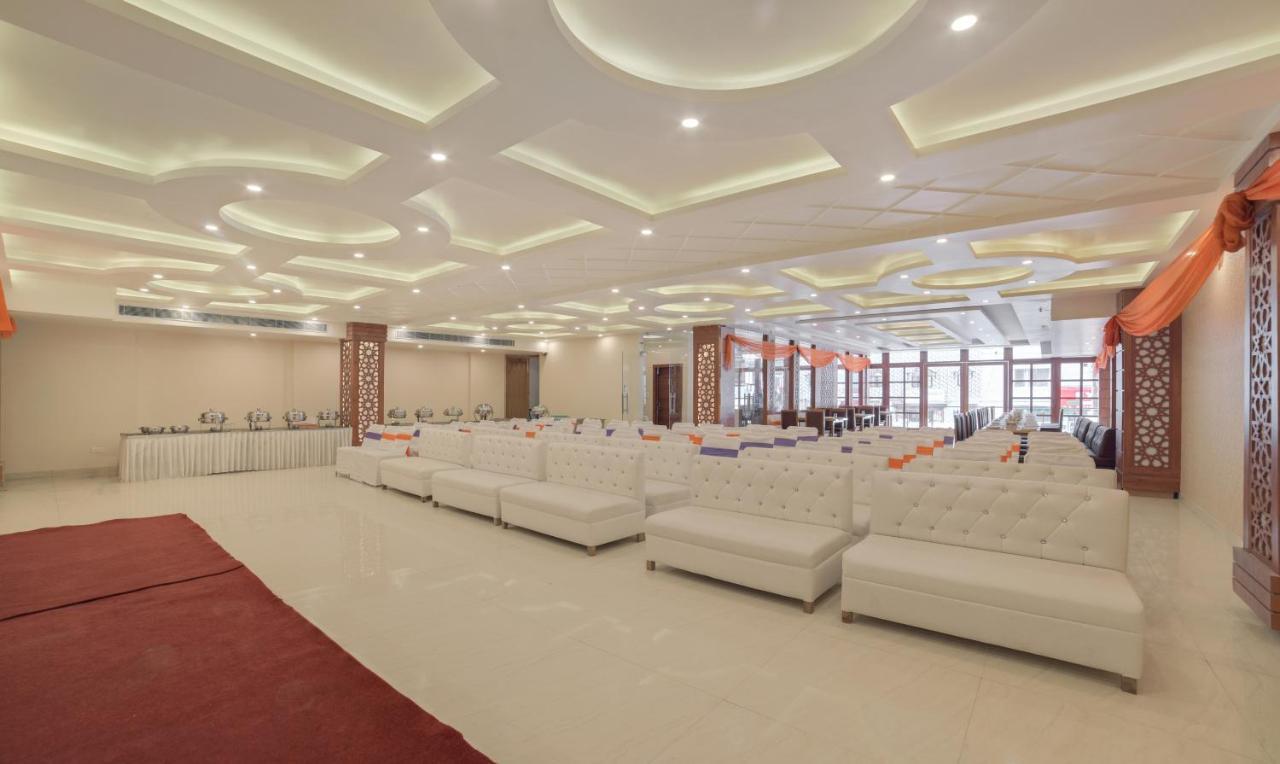 Отель Treebo G K Residency Near Dehradun Railway Station Экстерьер фото