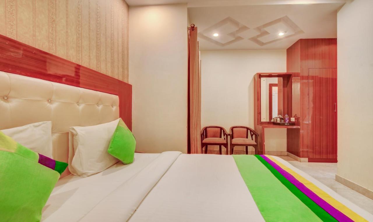 Отель Treebo G K Residency Near Dehradun Railway Station Экстерьер фото