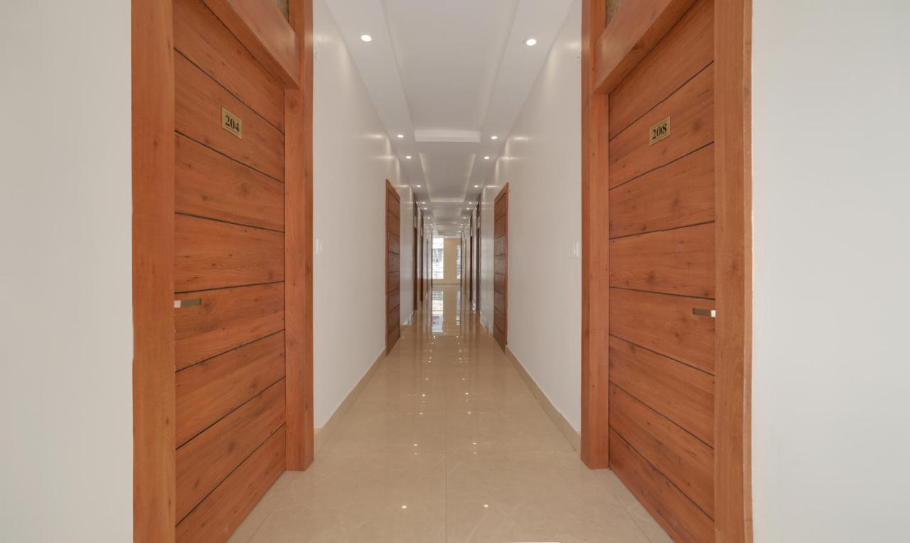 Отель Treebo G K Residency Near Dehradun Railway Station Экстерьер фото